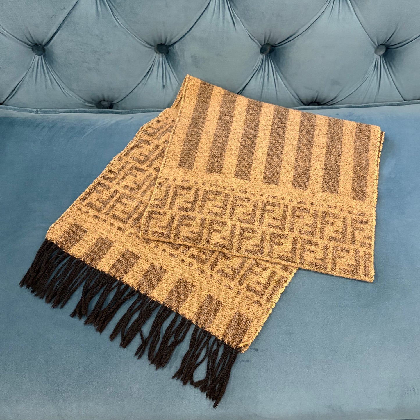 FENDI Zucca Pecan Muffler Scarf 100% Wool Beige x Brown Reversible FF Logo All-over Pattern Fringe Autumn Winter