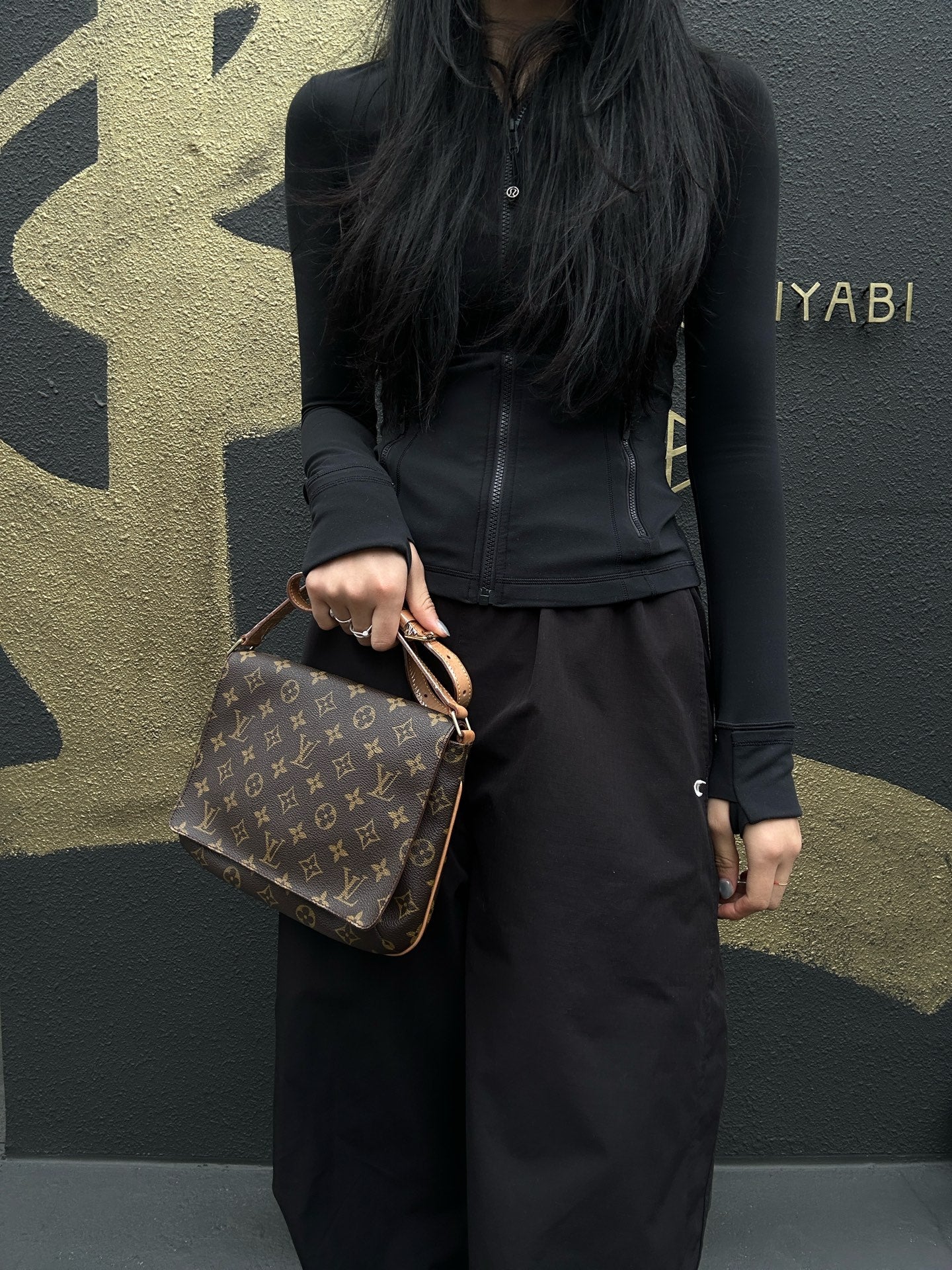 LOUIS VUITTON Musette Tango Short, Monogram Coated Canvas, Crossbody Bag, Brown (Nicknamed "Faye Wong Bag")