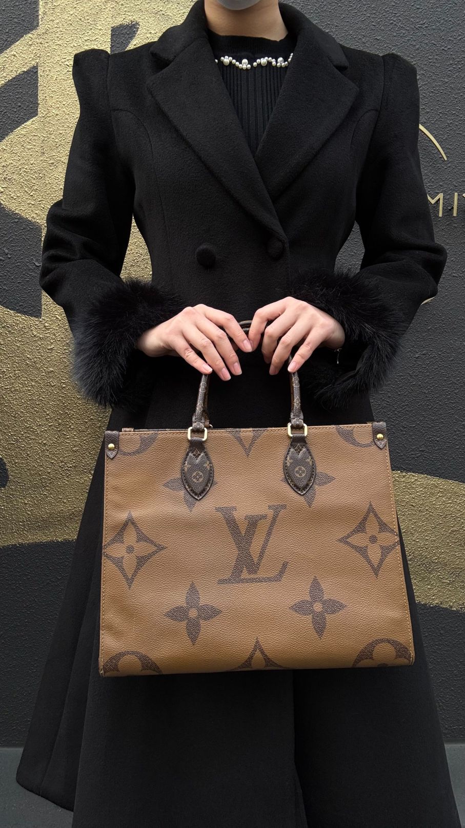 Louis Vuitton OnTheGo Tote Bag Monogram Reverse Brown / Monogram PVC