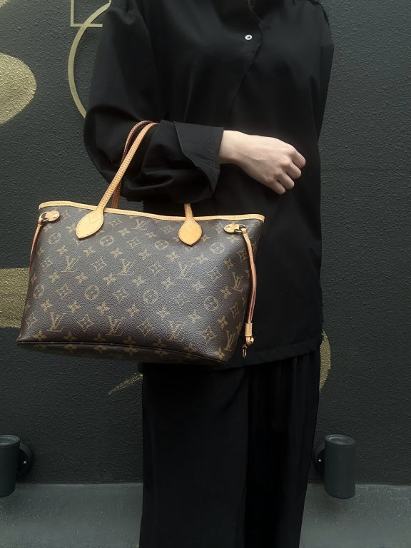 LOUIS VUITTON Neverfull PM Monogram Canvas Tote Bag Brown Shoulder Bag