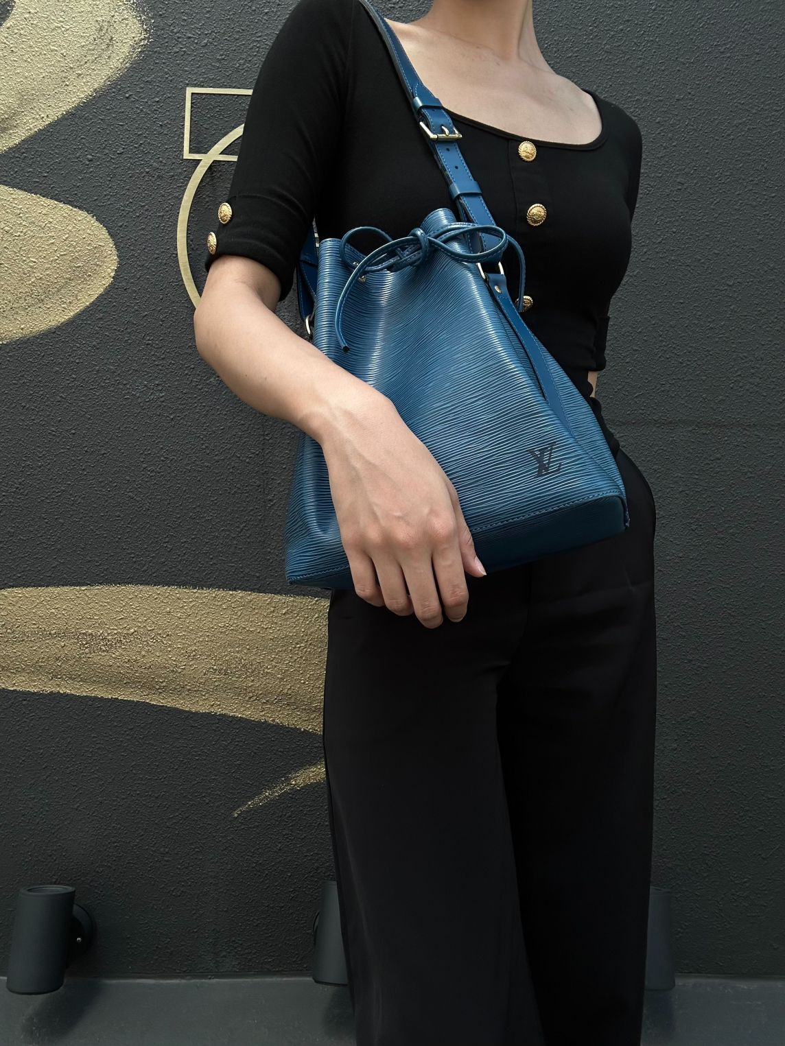 LOUIS VUITTON Epi Leather Petit Noe Bucket Bag BlueDrawstring And Gold Hardware