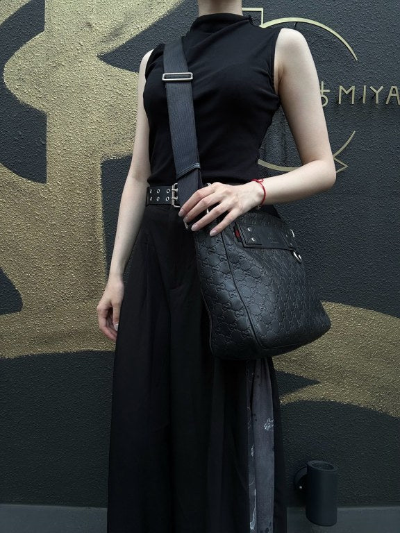 GUCCI GG Supreme Canvas Black Crossbody Bag With Silver Hardware