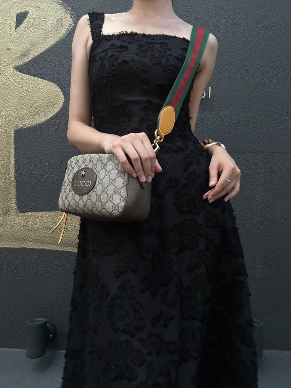 GUCCI GG Supreme Canvas Brown Tiger Head Camera Bag With Web Strap, Shoulder Crossbody Bag