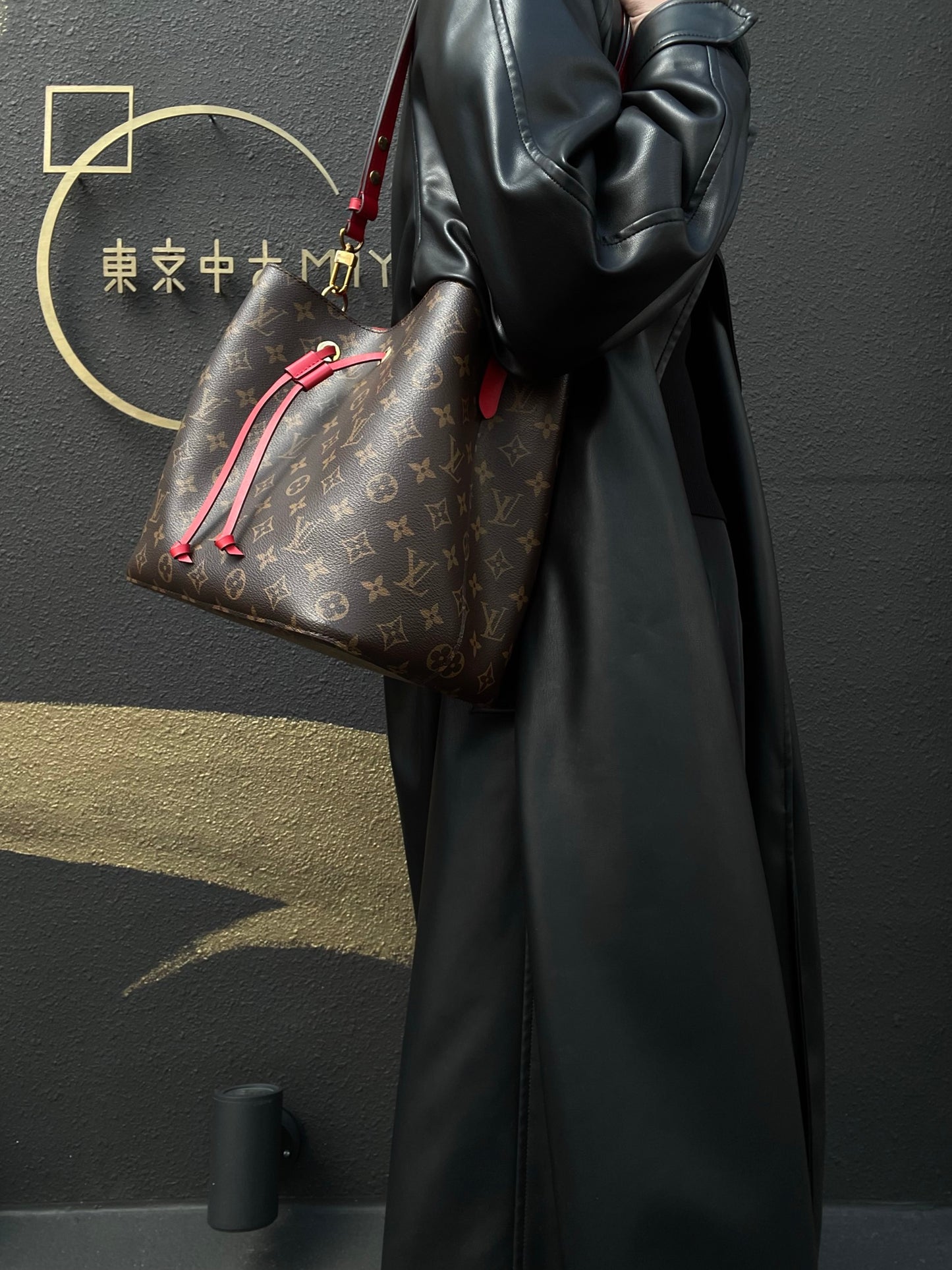 LOUIS VUITTON NeoNoe Shoulder Bag, Brown Monogram PVC with Red Drawstring, Bucket Bag