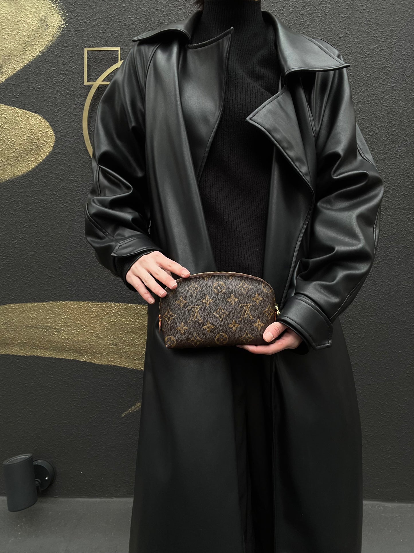LV Vuitton Monogram Pochette Cosmetique, Pouch (Clutch Style)