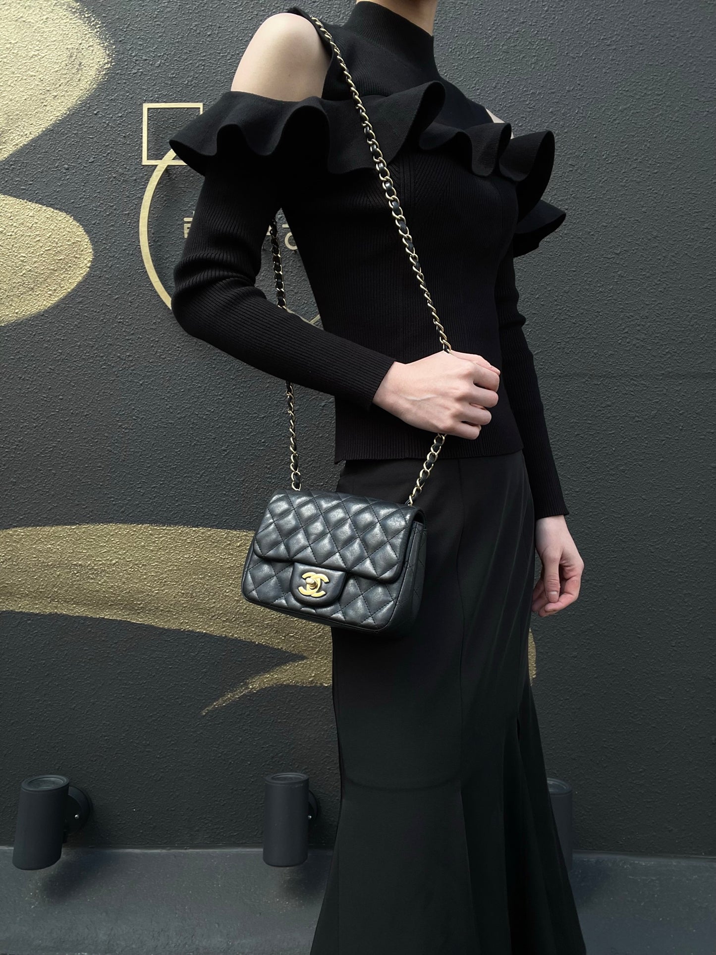 CHANEL Matelasse Shoulder Bag, Lambskin, Black, Gold-tone Hardware