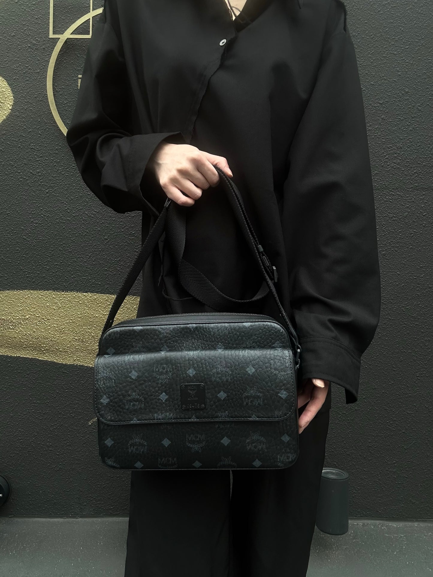 MCM (MCM), shoulder bag, black, with dust bag. MCM black PVC shoulder bag.