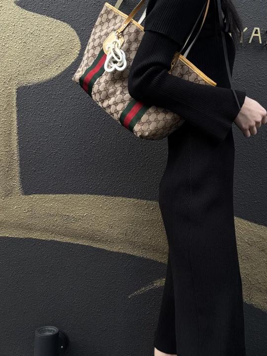 Gucci GG Canvas Sherry Line Tote Bag Beige / Yellow / With Logo Charm / GG Canvas