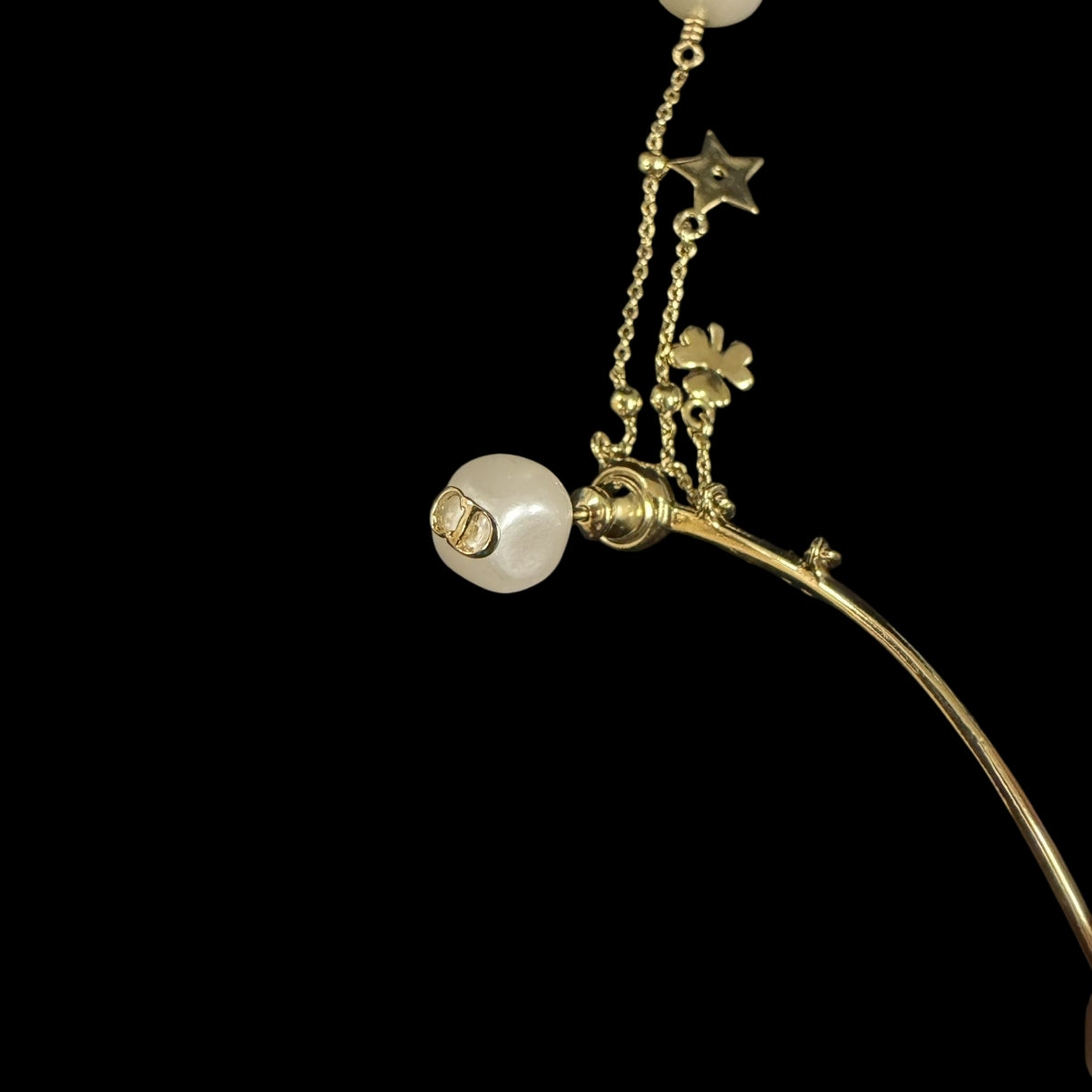 CHRISTIAN DIOR Single Earring Ear Cuff Faux Pearl Gold Metal Star Clover Tassel Charm Cute Elegant