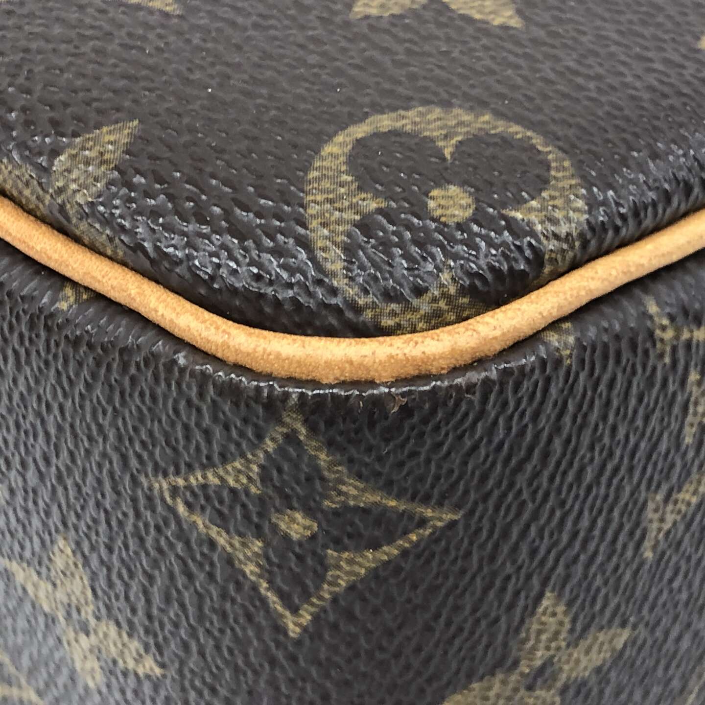 LOUIS VUITTON City MM Monogram Brown Shoulder Bag - Coated Canvas