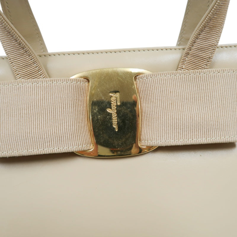 Ferragamo ribbon handbag, beige, silver hardware, with dust bag, milk tea color PVC, bow tote bag