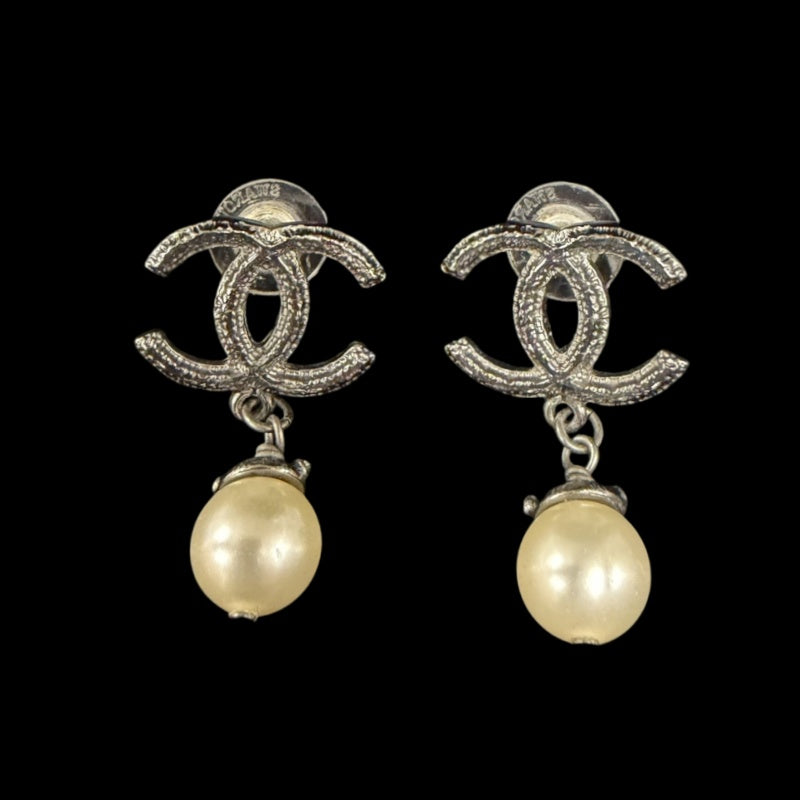 CHANEL Silver Alloy Faux Pearl Double CC Drop Earrings With Silver Hardware