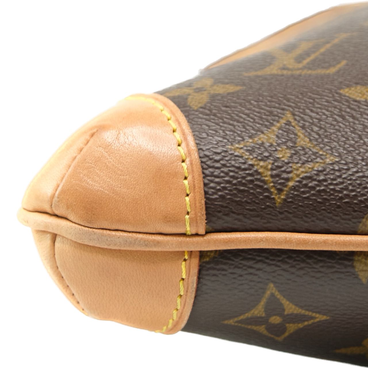 Louis Vuitton Coussin GM Monogram Shoulder Bag (Horn-Shaped, Top-Handle Style)