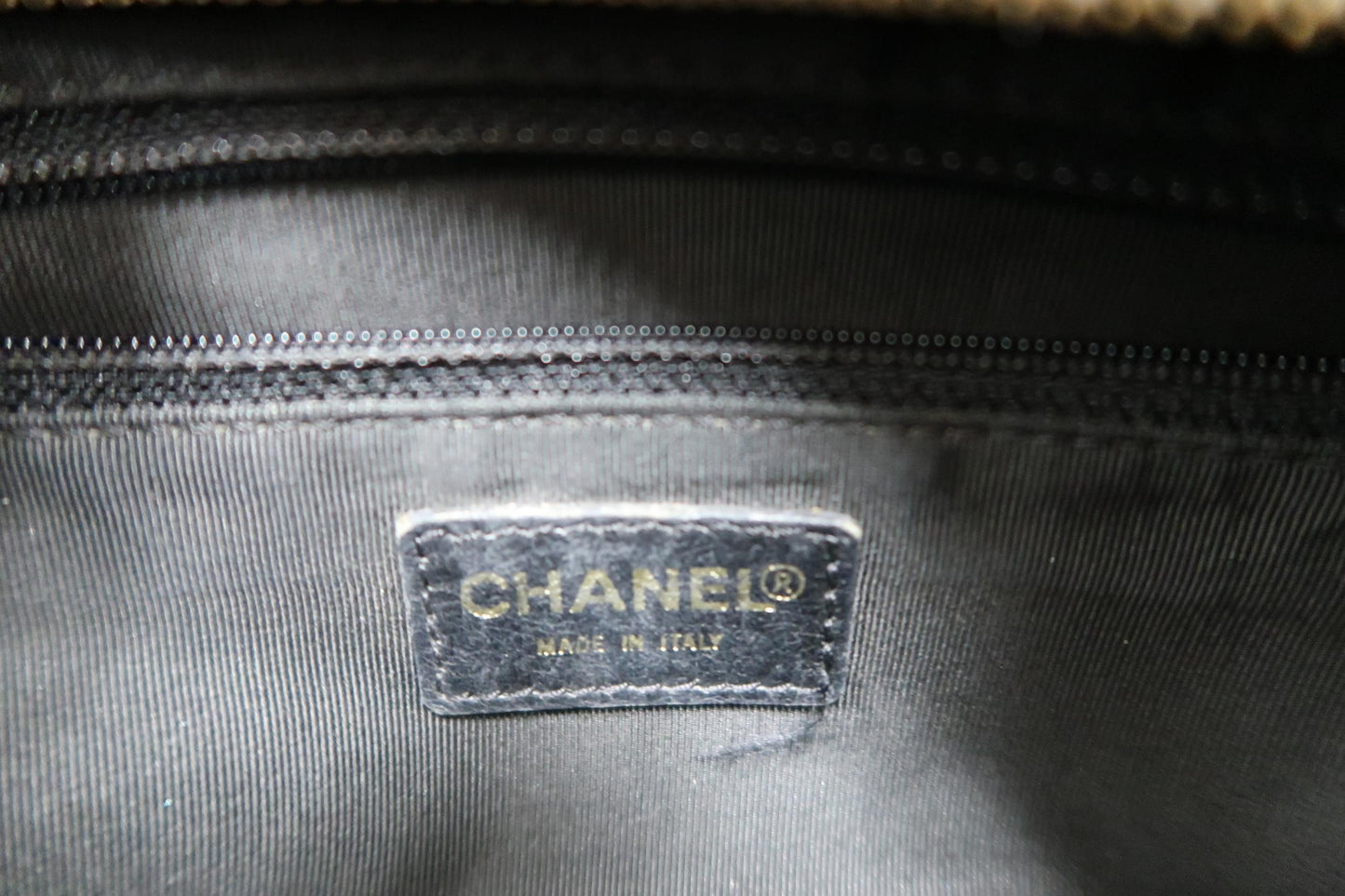 CHANEL GST Chain Shoulder Bag, Caviar Leather , Black with Gold Hardware, Laser Serial Sticker Included