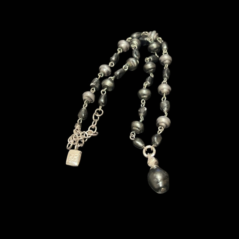 GIVENCHY Black Pearl Silver Hardware Necklace