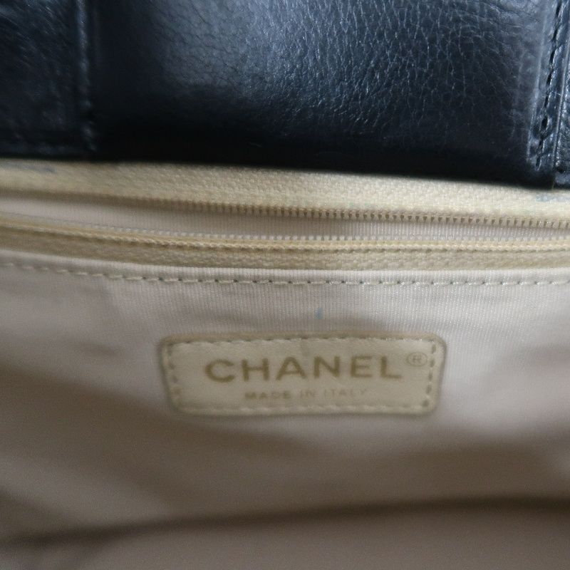 CHANEL Black Calfskin Quilted 2WAY Shoulder Crossbody Handbag with Gold Hardware & Medallion