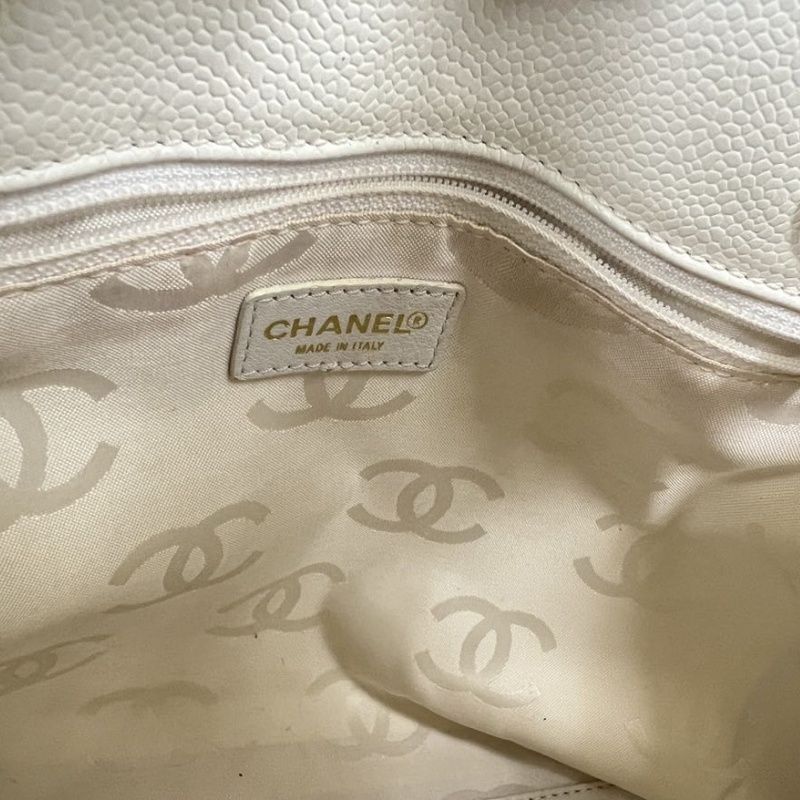 CHANEL White Calfskin Drawstring Tote Shoulder Bag with Dust Bag
