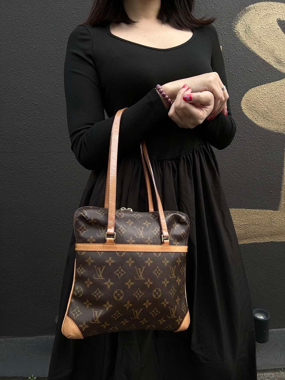 Louis Vuitton Coussin GM Monogram Shoulder Bag (Horn-Shaped, Top-Handle Style)