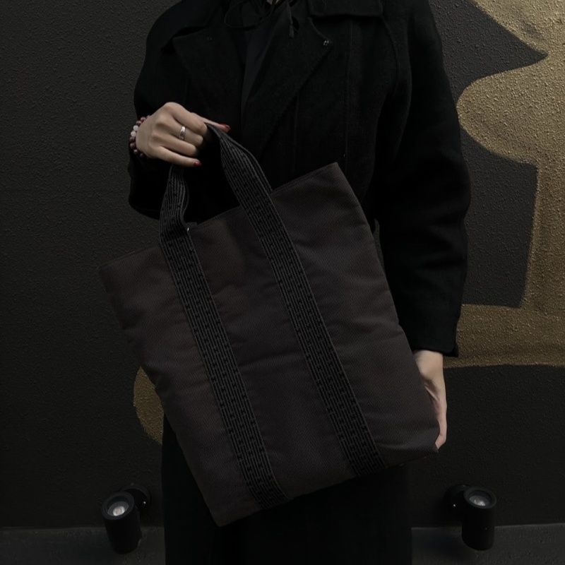 HERMES Cabas Roulis Handbag in Grey Canvas