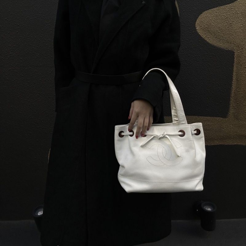 CHANEL White Calfskin Drawstring Tote Shoulder Bag with Dust Bag