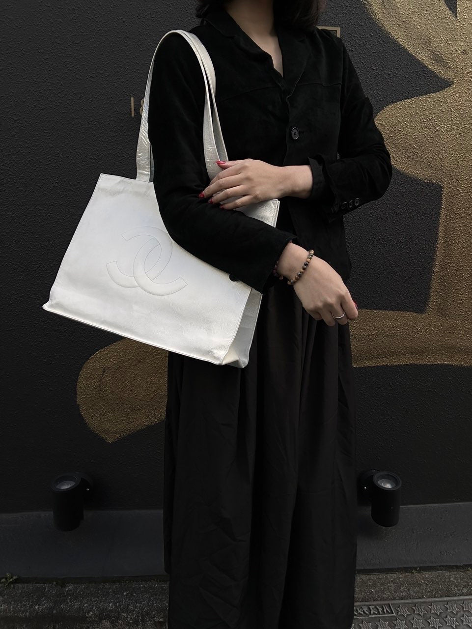 CHANEL White Caviar Leather Tote Shoulder Bag with Interlocking CC Logo