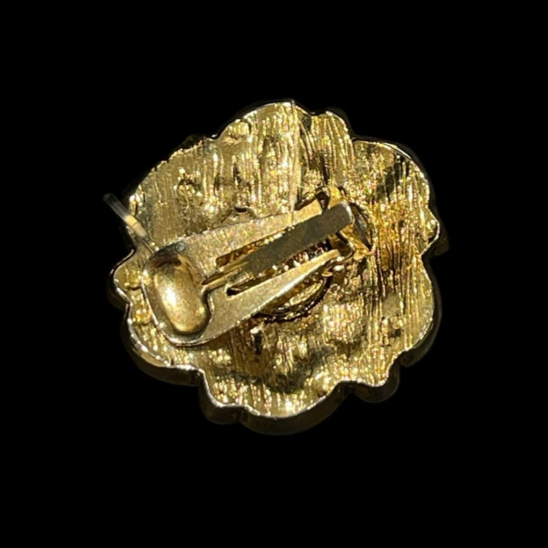 CHANEL gold plated alloy clip-on earring (single piece)