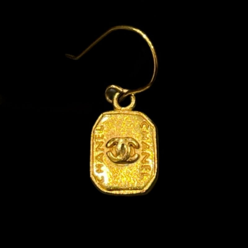 CHANEL Single Earring Alloy