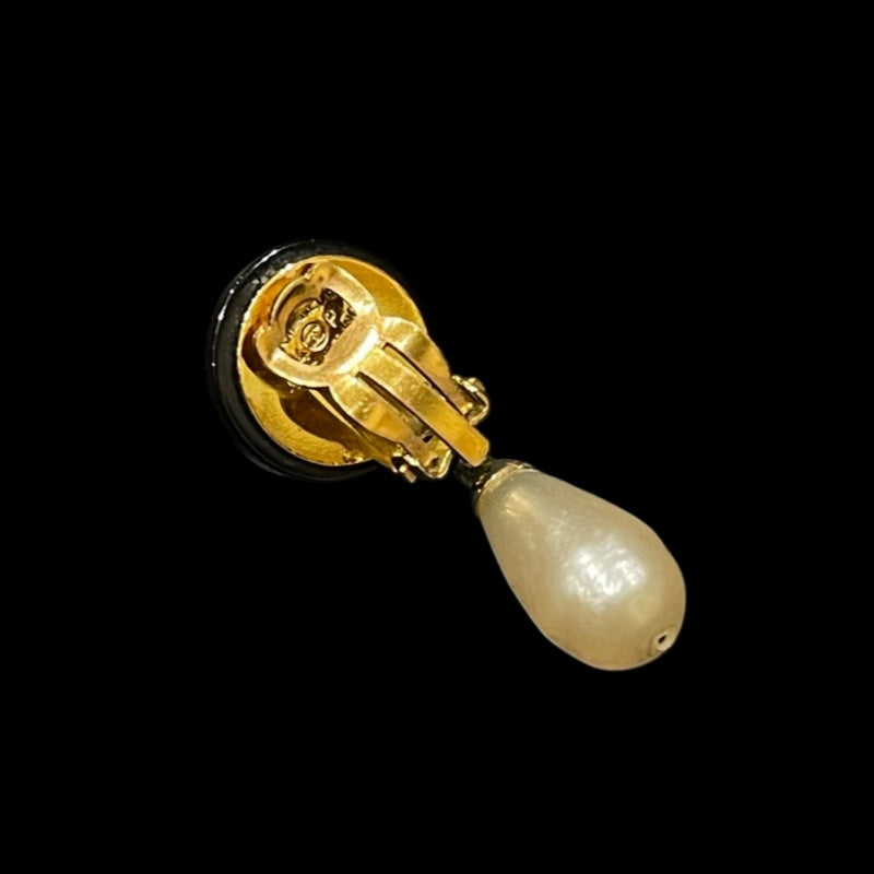 CHANEL Single Clip-On Earring Alloy