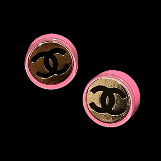 Chanel earrings, pink, alloy material, with box