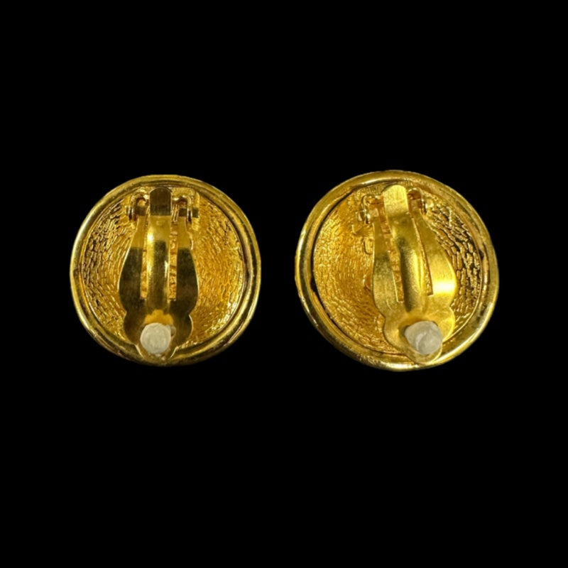 Chanel ear clips, CC logo, gold hardware, with box, alloy material