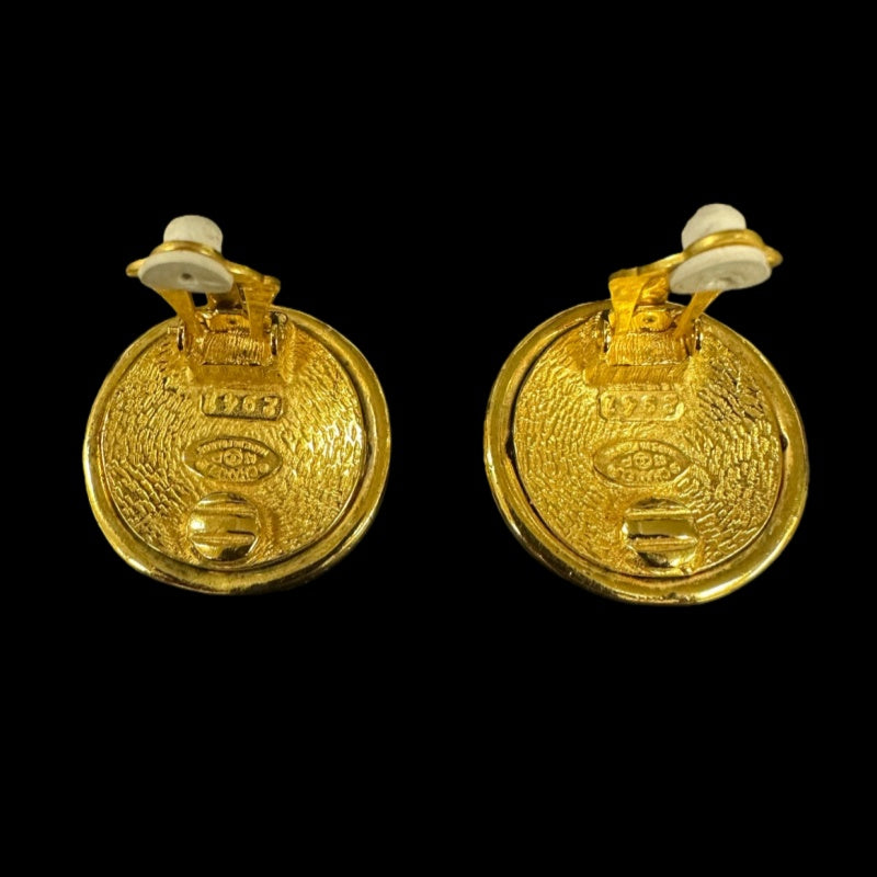 Chanel ear clips, CC logo, gold hardware, with box, alloy material