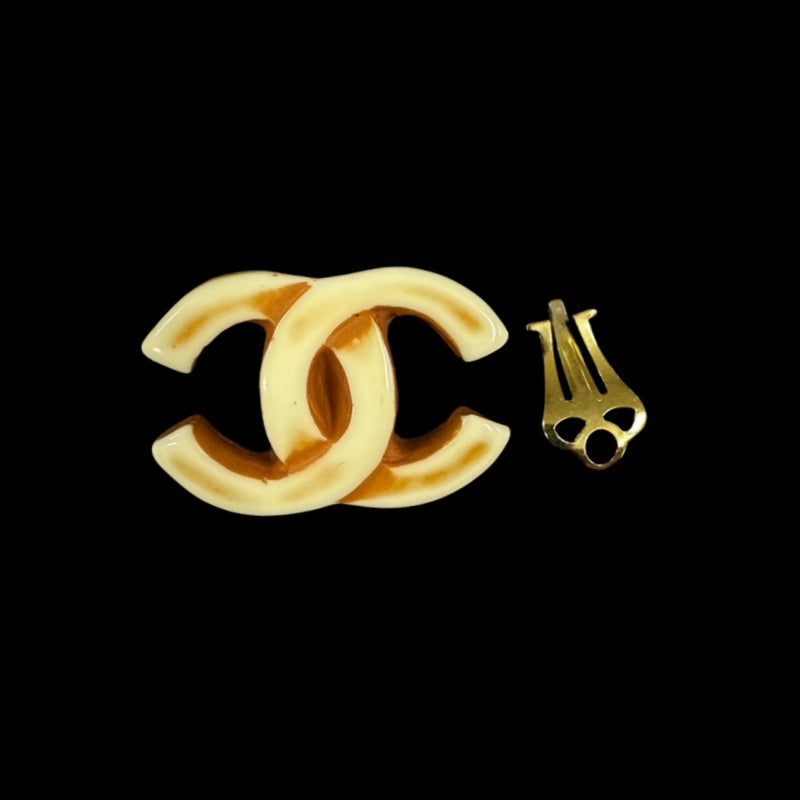 CHANEL Single Earring