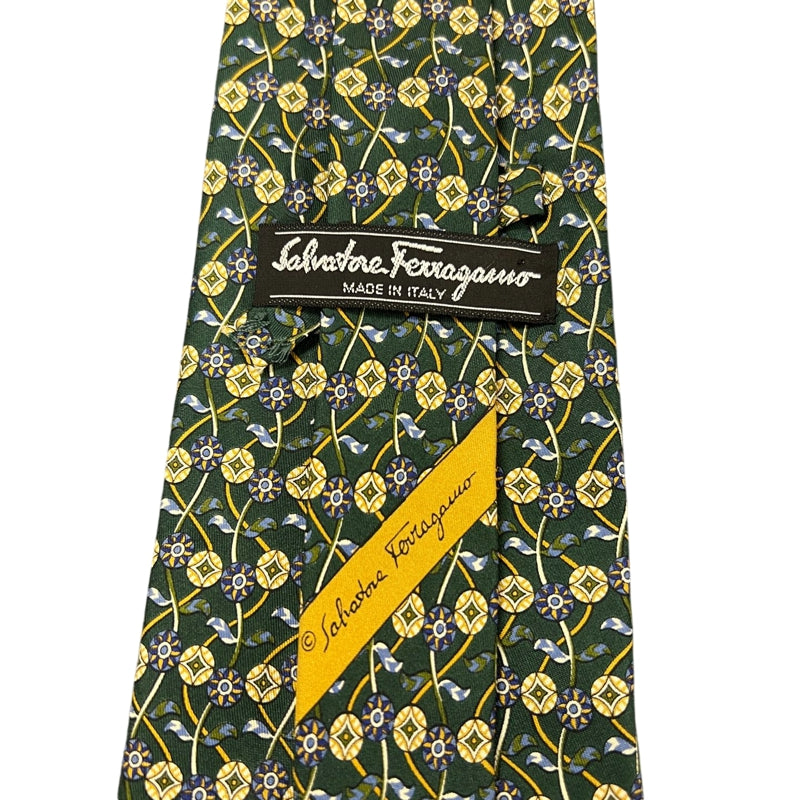 FERRAGAMO green base with yellow pattern tie