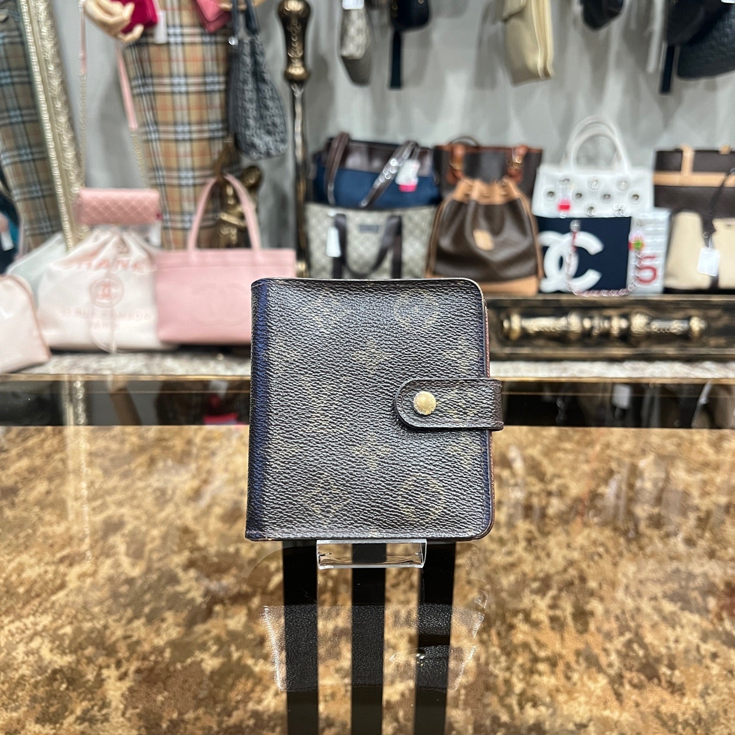LOUIS VUITTON (LV) Monogram Brown Wallet
