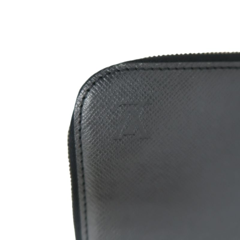 LOUIS VUITTON (LV) Taiga Leather Tie Case, Black