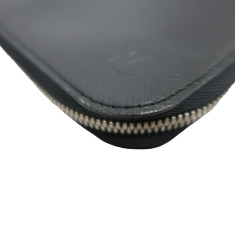 LOUIS VUITTON (LV) Taiga Leather Tie Case, Black