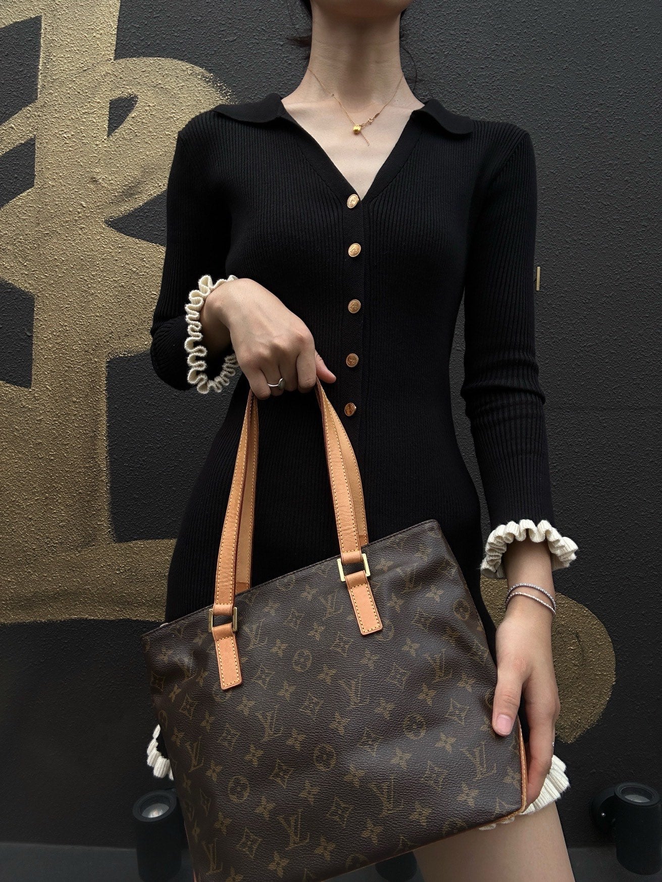 LOUIS VUITTON Monogram Capucines Piano Vertical Shoulder Bag | LV Vivian