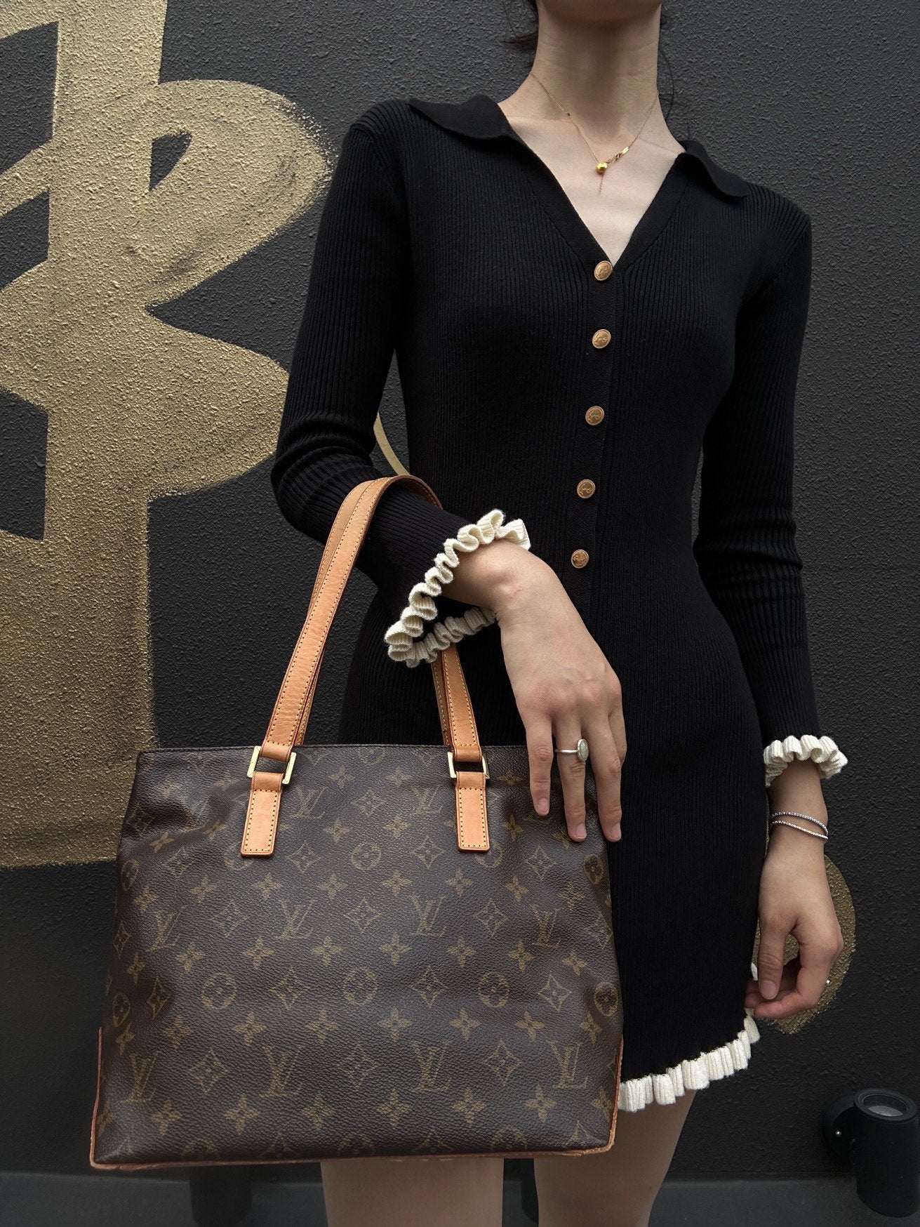 LOUIS VUITTON Monogram Capucines Piano Vertical Shoulder Bag | LV Vivian