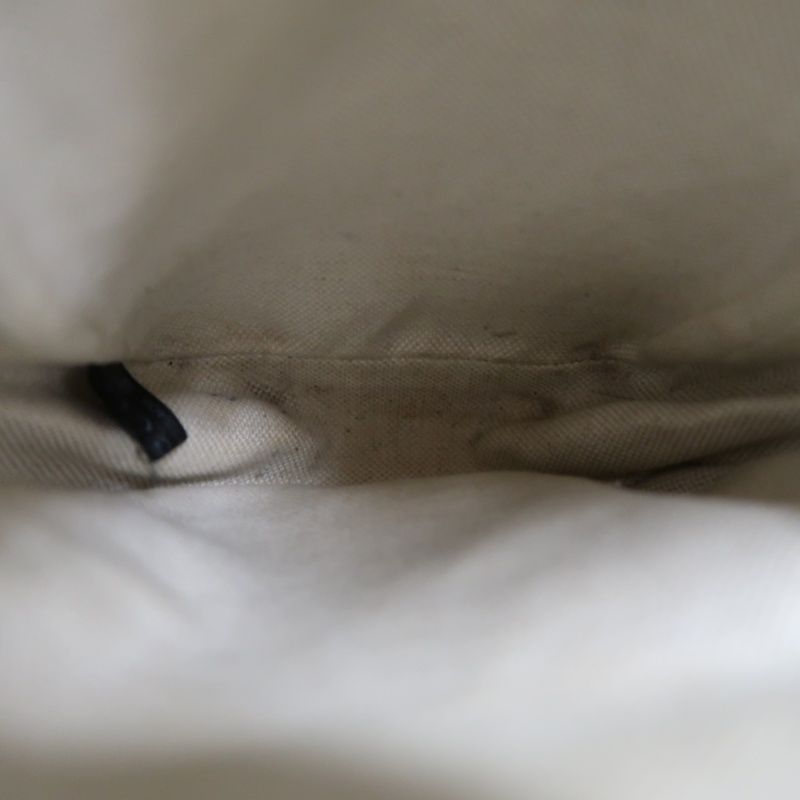 GUCCI Black Cowhide Vintage Logo Crossbody Shoulder Bag