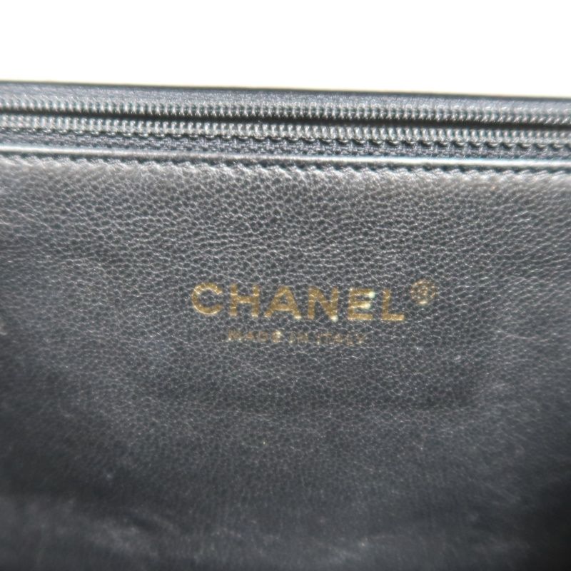 CHANEL Matelassé Filigree Shoulder Bag, Caviar Skin, White/Black, Gold Hardware, With Guarantee Card