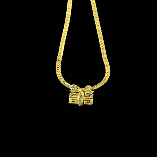 GIVENCHY Necklace With Gold Hardware