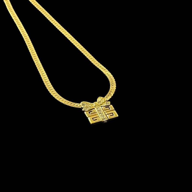 GIVENCHY Necklace With Gold Hardware