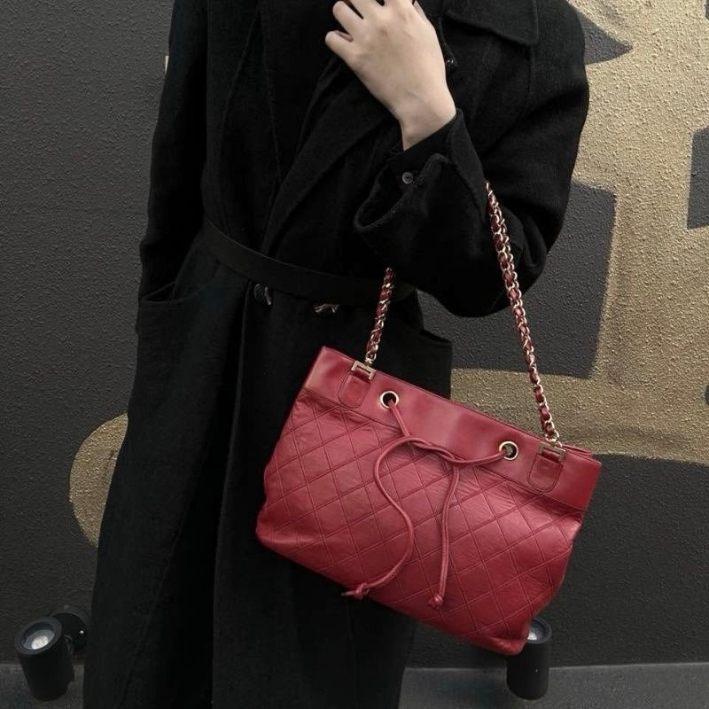CHANEL Red Chain Shoulder Bag, Gold Hardware, with Guarantee Card