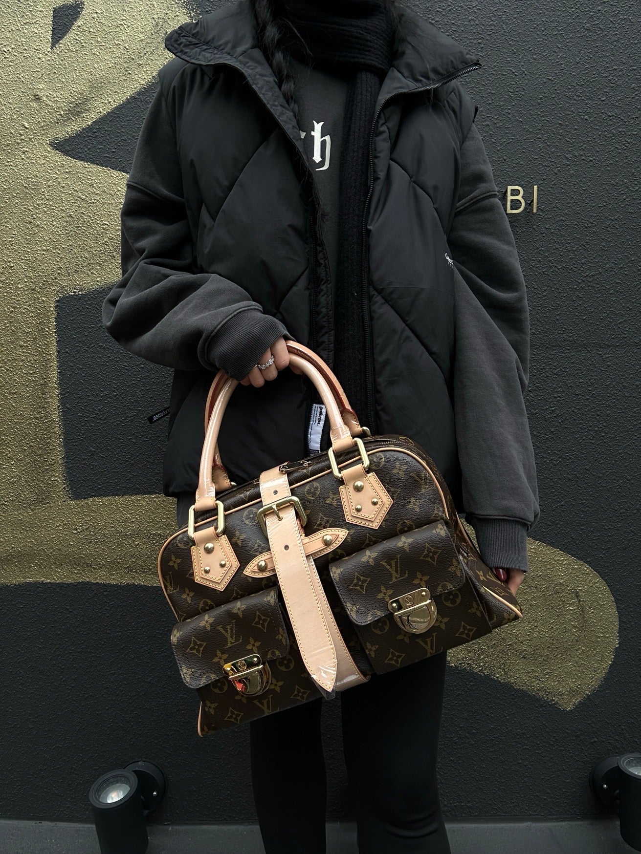 LOUIS VUITTONManhattan GM Monogram Canvas Handbag