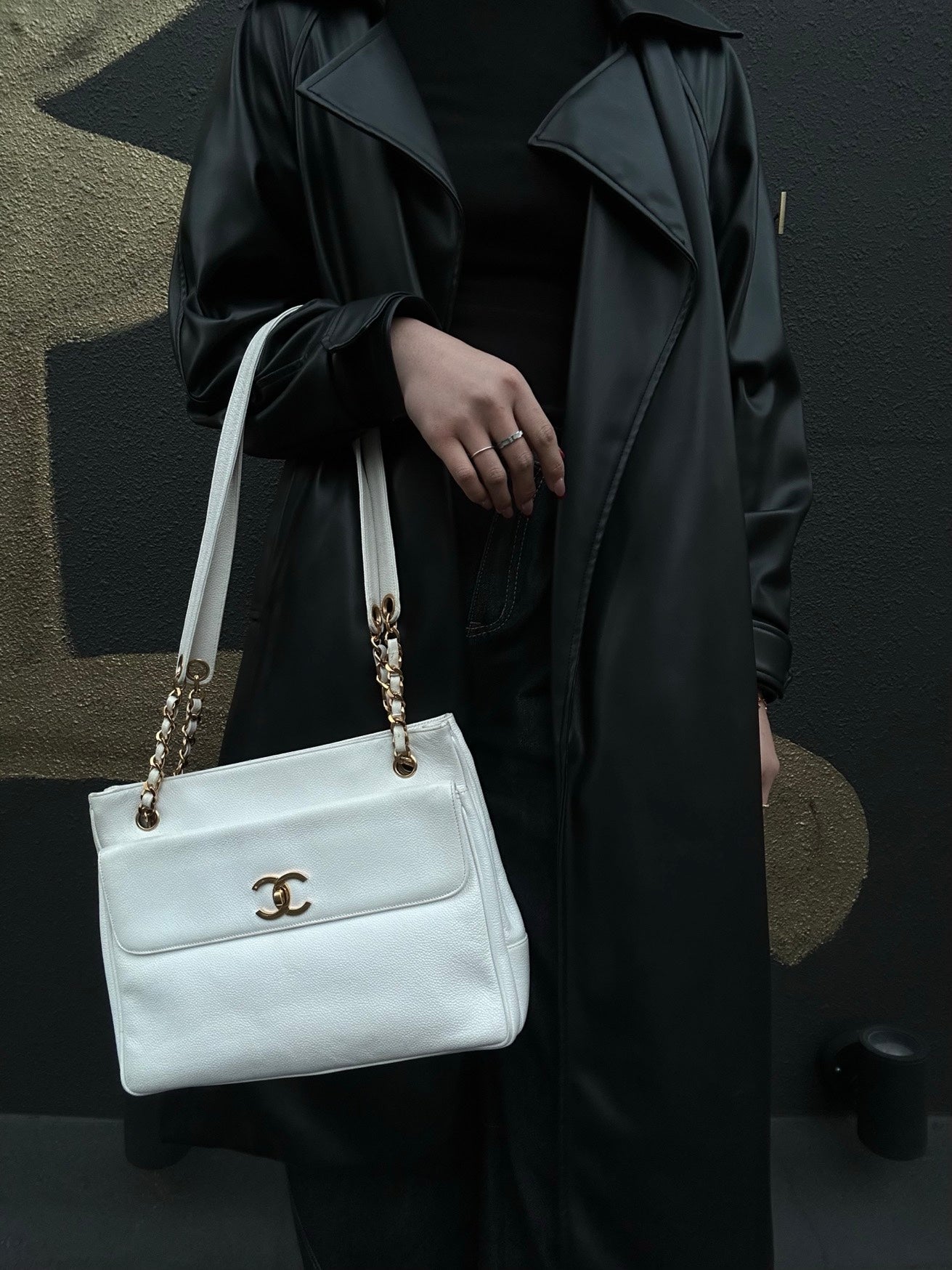 CHANEL Chain Shoulder Bag, White Caviar Leather, Gold Hardware, with Guarantee Card