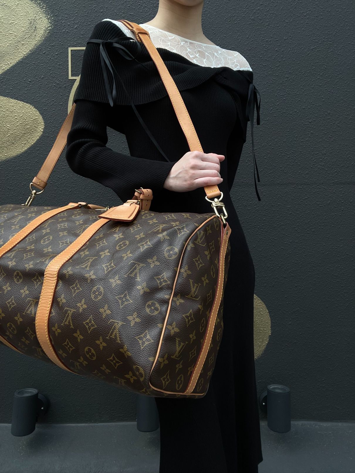 LOUIS VUITTON Monogram Keepall Bandoulière 50 Boston Travel Bag Pvc Brown With Shoulder Strap, Name Tag And Lock