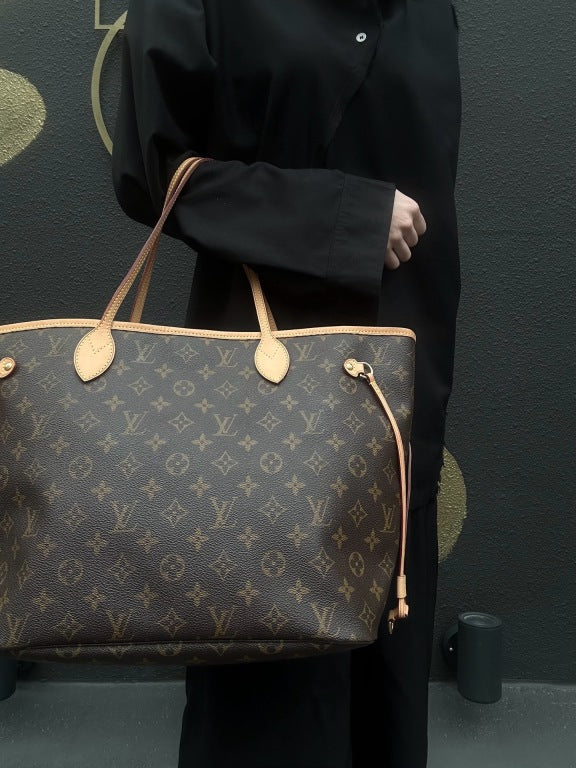 LOUIS VUITTON Neverfull MM Monogram Canvas Tote Bag Brown Shoulder Bag