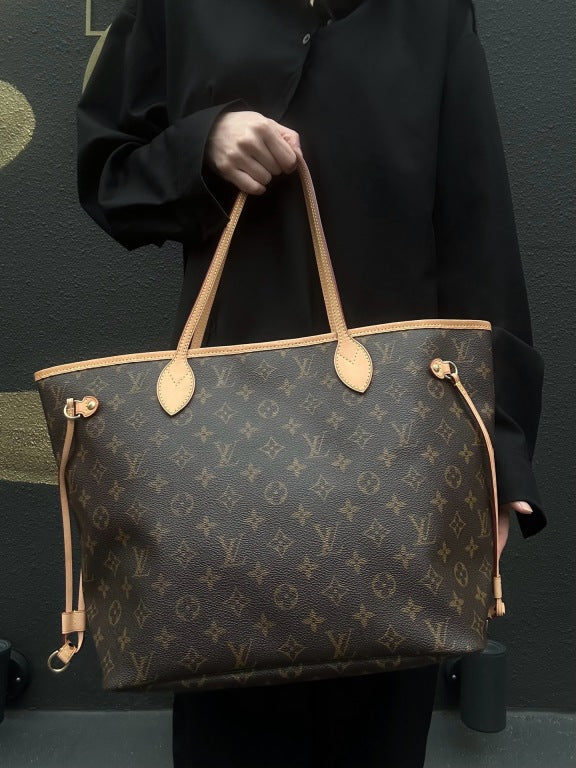 LOUIS VUITTON Neverfull MM Monogram Canvas Tote Bag Brown Shoulder Bag
