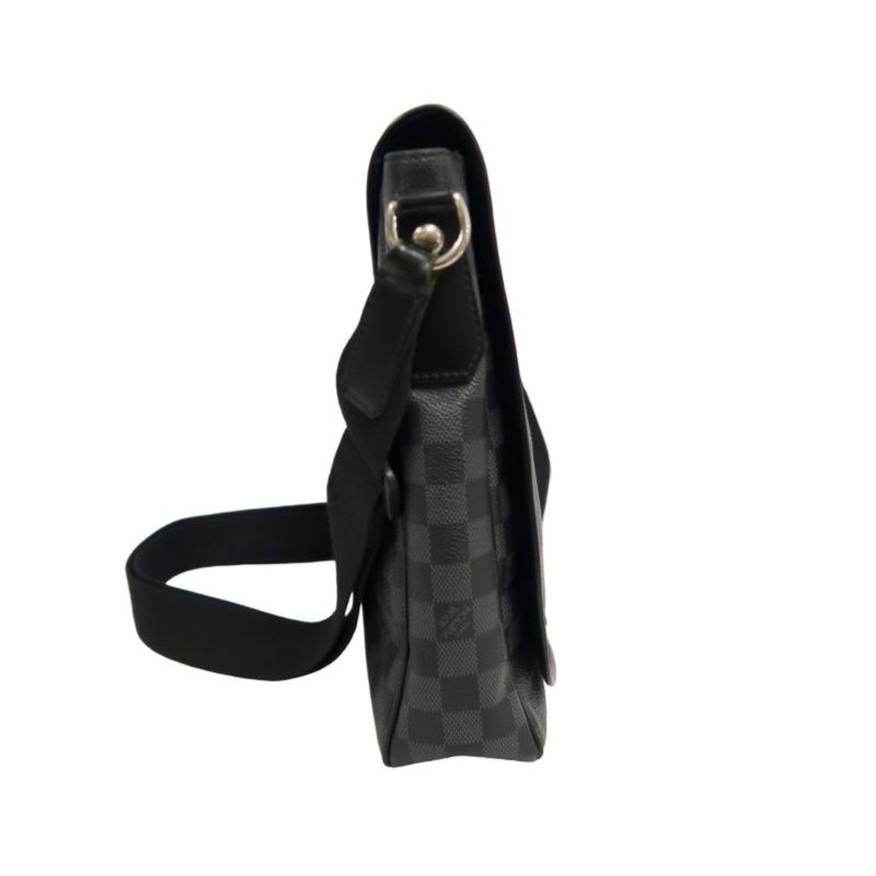LOUIS VUITTON Damier Graphite Daniel MM Messenger Bag