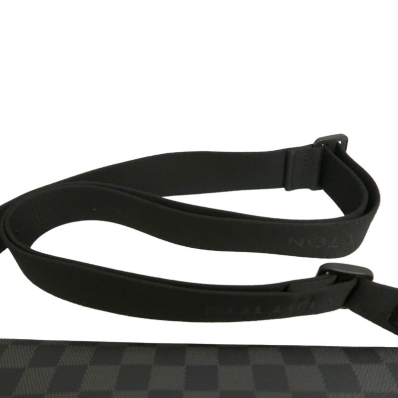 LOUIS VUITTON Damier Graphite Daniel MM Messenger Bag